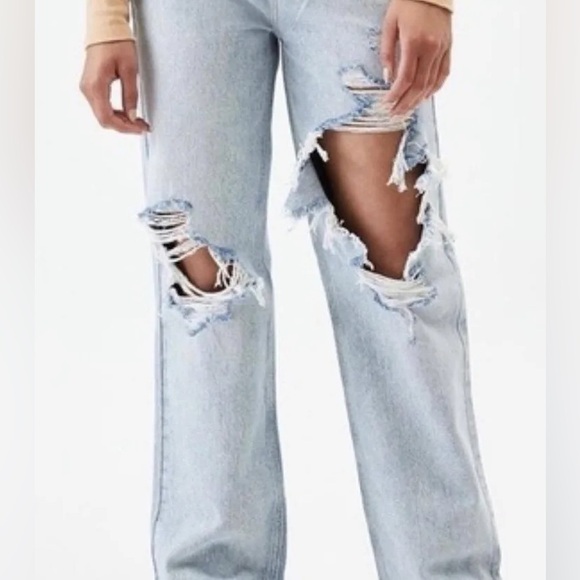 Women’s Pacsun 90s Boyfriend Light Wash Distressed Jeans - Picture 6 of 6